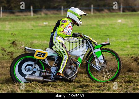 Scott Ryan racing in grasstrack motorcycle race. Donut Meeting event organised by Southend & District Motorcycle Club, Essex, UK. Upright solo class Stock Photo