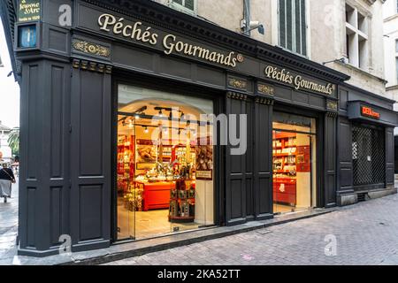 Péchés Gourmands, Nîmes, France. A shop selling chocolate confectionery, biscuits, cookies, gifts,etc Stock Photo