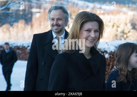 Baerum 20141225. Norwegian Princess Martha Louise, her husband Ari Behn and their daughters Leah Isadora, Maud Angelica and Emma Tallulah pictured on their way to the christmas service at Lommedalen Church on Christmas day. Photo: Audun Braastad / NTB scanpix  Stock Photo