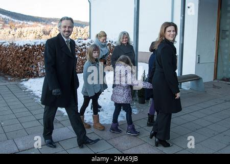 Baerum 20141225. Norwegian Princess Martha Louise, her husband Ari Behn and their daughters Leah Isadora, Maud Angelica and Emma Tallulah pictured on their way to the christmas service at Lommedalen Church on Christmas day. Photo: Audun Braastad / NTB scanpix  Stock Photo