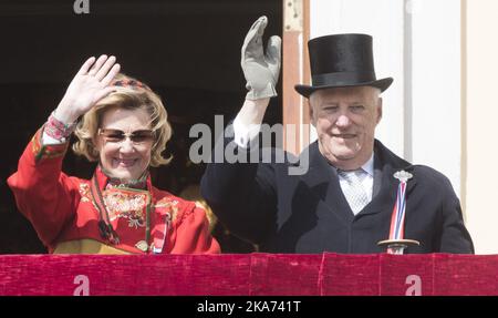 Oslo, Norway 20180517. FILEPHOTO. King Harald and Queen Sonja greets the children's parade in Oslo from the Palace balkony on17th May. Today (29.august 2018) they are celebrating their golden wedding anniversary.Photo: Terje Pedersen / NTB scanpi Stock Photo