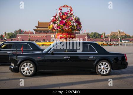 Beijing, China 20181016. Hongqi L5 is the car The Royal Couple is being driven around in during the ongoing state visit in the country. Hongqi has taken its name from a communist symbol, but is now the most expensive car produced in China. The top model L5 has a price tag of close to 6 million kroner, is 5.55 meters long and over two meters wide. In general, the car weighs a total of 3.2 tonnes, but the reinforced version in which the Royal Couple sits weighs far more. The retro-style vehicle is also the official 'state-of-the-art' in China, and is also used by President Xi Jinping. Photo: Hei Stock Photo