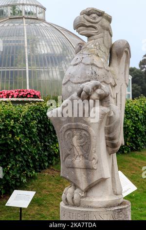 LONDON, GREAT BRITAIN - SEPTEMBER 17, 2017: It is the falcon of the Plantagenets on the alley the Queens Beasts in the Kew Gardens. Stock Photo