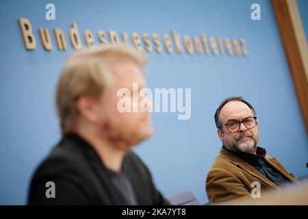 Berlin, Germany. 01st Nov, 2022. Wenzel Michalski (l), Germany Director of Human Rights Watch, takes part in a press conference of human rights associations on the German government's China strategy 'What needs to change in the German government's China strategy?' at the German Federal Press Conference next to Hanno Schedler, Desk Officer, Society for Threatened Peoples. The occasion is the Chancellor's trip to China on 04.11.2022. Credit: Kay Nietfeld/dpa/Alamy Live News Stock Photo