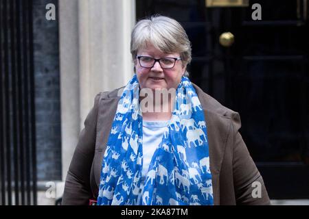 London ,United Kingdom  -01/11/2022. Secretary for Environment, Food and Rural affairs Therese Coffey leaves 10 Downing Street, London after the weekl Stock Photo