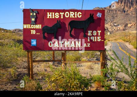 Entry sign at Oatman village on historic Route 66 in Arizona Stock Photo