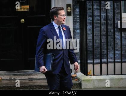 Robert Jenrick MP Minister For Immigration Arriving In Downing Street   London Uk 01st Nov 2022 Robert Jenrick Mp Minister Of State Minister For Immigration In The Home Office Ministers Attending The Cabinet Meeting In Downing Street London Uk Credit Imageplotteralamy Live News 2kaa5jy 