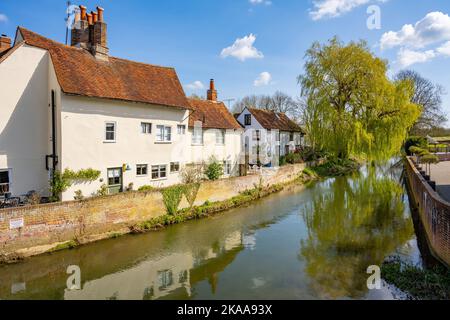 Houses on the banks of the river Blackwater at Coggeshall Essex Stock Photo