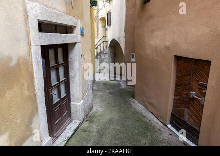 Alleyway, Strai Grad, old town, Lovran, Lungomare, Franz Joseph Promenade, Lovran, Croatia Stock Photo