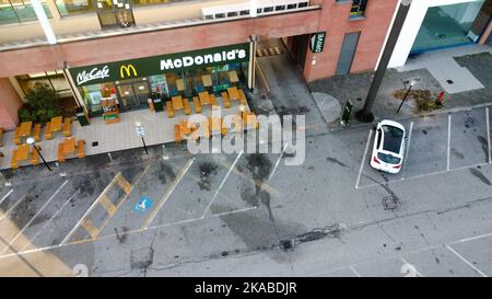 aerial view of a burger king restaurant tall roadside tall signage Stock Photo