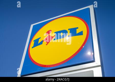Logo Lidl Supermarkt, Berlin, Deutschland Stock Photo Alamy