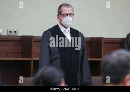 Berlin, Germany. 02nd Nov, 2022. Presiding Judge Ralf Fischer stands in Room 145a of the Kammergericht. This is where the trial of a 32-year-old allegedly involved in the kidnapping of a Vietnamese businessman begins. The businessman and his girlfriend were dragged into a van in Berlin's Tiergarten district in July 2017 and taken back to their home country. According to the federal prosecutor's office, the Vietnamese intelligence service was responsible for the operation. Credit: Joerg Carstensen/dpa/Alamy Live News Stock Photo