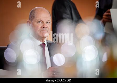 Berlin, Germany. 02nd Nov, 2022. Chancellor Olaf Scholz (SPD) attends the Federal Cabinet meeting at the Chancellor's Office. Credit: Kay Nietfeld/dpa/Alamy Live News Stock Photo