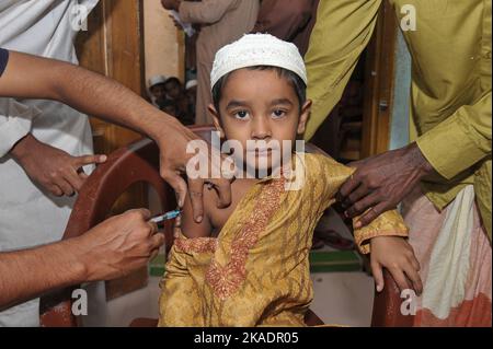 02 Novemeber 2022. Bhulagonj, Sylhet-Bangladesh: Health workers vaccinate Madrasa students aged 5-11 years at Bholaganj Islamic Madrasa in Bholaganj, Companygonj, an upazila bordering Sylhet. (Credit Image: © Md Rafayat Haque Khan/eyepix via ZUMA Press Wire) Stock Photo