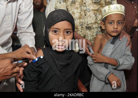 02 Novemeber 2022. Bhulagonj, Sylhet-Bangladesh: Health workers vaccinate Madrasa students aged 5-11 years at Bholaganj Islamic Madrasa in Bholaganj, Companygonj, an upazila bordering Sylhet. (Credit Image: © Md Rafayat Haque Khan/eyepix via ZUMA Press Wire) Stock Photo