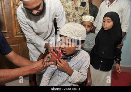 02 Novemeber 2022. Bhulagonj, Sylhet-Bangladesh: Health workers vaccinate Madrasa students aged 5-11 years at Bholaganj Islamic Madrasa in Bholaganj, Companygonj, an upazila bordering Sylhet. (Credit Image: © Md Rafayat Haque Khan/eyepix via ZUMA Press Wire) Stock Photo