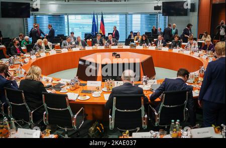 Berlin, Germany. 02nd Nov, 2022. Chancellor Olaf Scholz (M, SPD), opens the Conference of Minister Presidents. Credit: Kay Nietfeld/dpa/Alamy Live News Stock Photo