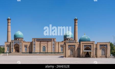 Landscape view of Hazrat Imam mosque and Muyi Mubarak madrasa on Khast Imam square, religious center of Tashkent, Uzbekistan Stock Photo