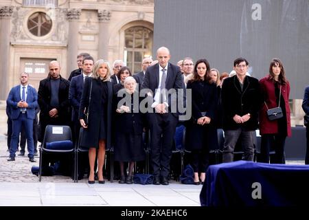 Colette Soulages, family and loved ones, Brigitte Macron during ...