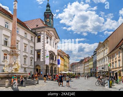 The Town Hall and the Robba Fountain, Mestni Trg (Town Square), old town, Ljubljana, Slovenia Stock Photo