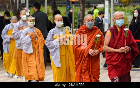 Seoul, South Korea. 03rd Nov, 2022. Multinational South Asian Buddhist monks pay tribute in front of a joint memorial altar for victims of the deadly Halloween crowd surge outside the city hall in Seoul. A weeklong period of national mourning has been declared through 5 November. At least 156 people, mostly in their 20s, were killed in a deadly crowd surge during Halloween celebrations in the popular nightlife district of Itaewon on 29 October night. Credit: SOPA Images Limited/Alamy Live News Stock Photo