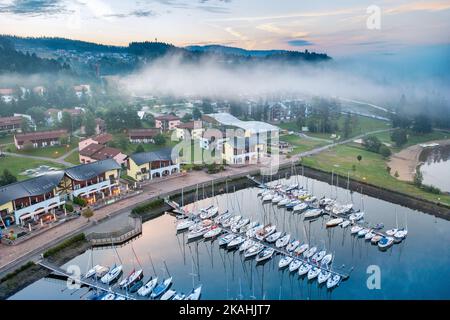 Marina resort, Lipno nad Vltavou, Lipenska prehrada, Jizni Cechy, Ceska republika / Marina resort, Lipno nad Vltavou town, Lipno lake, Czech republic Stock Photo