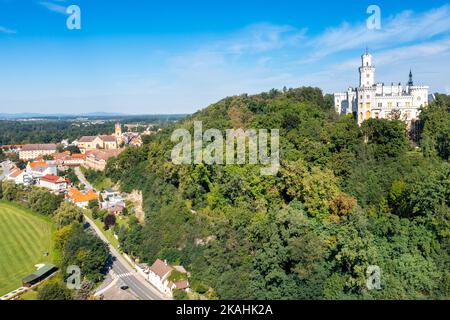 zamek Hluboka nad Vltavou, Jizni Cechy, Ceska republika / castle Hluboka nad Vltavou, South Bohemia, Czech republic Stock Photo