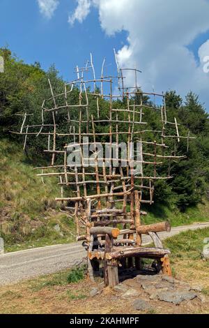 Land-Art course: The Balconies of Aigoual. Work of Marie-Helene Richard: Assisi. Mont Aigoual, Gard, Occitanie. Stock Photo