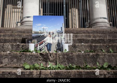 Up to hundreds of people paid tribute to Joe Cox, the British MP who got murdered before the Brexit referendum in Brussel, Belgium, on 22 June 2016. People laid flowers next to Cox' portrait in the center of Brussels.(Photo by Kevin Van den Panhuyzen/NurPhoto) *** Please Use Credit from Credit Field *** Stock Photo