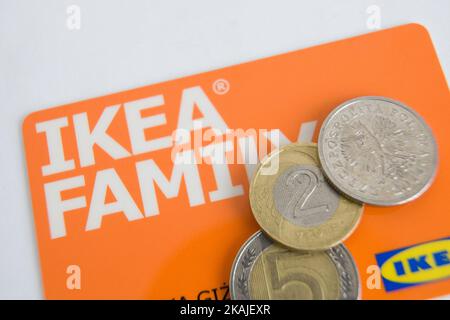 Bydgoszcz, Poland -  July 31 2016. An Ikea loyalty card is seen with Euro's and Polish Zloty coins. (Photo by Jaap Arriens/NurPhoto) *** Please Use Credit from Credit Field *** Stock Photo