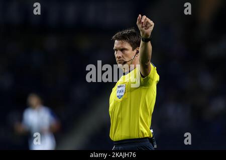 Matej Jug referee during the UEFA Champions League Group G, match between FC Porto and FC Kobenhavn, at Dragao Stadium in Porto on September 14, 2016. (Photo by Paulo Oliveira / DPI / NurPhoto) *** Please Use Credit from Credit Field *** Stock Photo