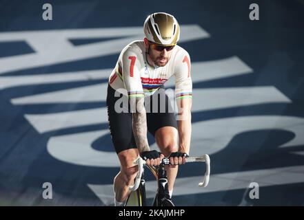 Sir Bradley Wiggins (GBR) winner of  the 60 Lap Derny  during day six of the Six Day London Cycling Event at the Velodrome, Lee Valley Velopark, Queen Elizabeth Olympic Park, London, on October 30, 2016 in London, England. (Photo by Kieran Galvin/NurPhoto) *** Please Use Credit from Credit Field *** Stock Photo