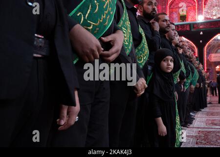 (10/28/2016) Praying Shiits in the Imam Hussein Shrine in Karbala, Iraq (Photo by Sebastian Backhaus/NurPhoto) *** Please Use Credit from Credit Field *** Stock Photo