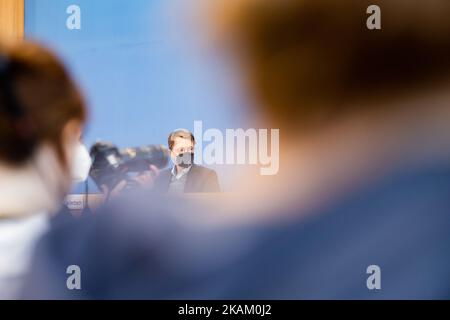 Berlin, Germany. 03rd Nov, 2022. Karl Lauterbach (SPD), Federal Minister of Health, attends a press conference on the health threat posed by fossil fuels. Credit: Christoph Soeder/dpa/Alamy Live News Stock Photo