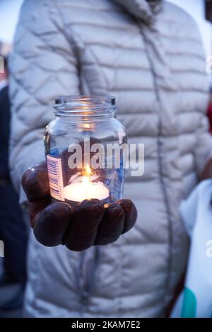 Vigil in Trafalgar Square in central London on March 23, 2017 in solidarity with the victims of the March 22 terror attack at the British parliament and on Westminster Bridge. Britain's parliament reopened on Thursday with a minute's silence in a gesture of defiance a day after an attacker sowed terror in the heart of Westminster, killing three people before being shot dead. Sombre-looking lawmakers in a packed House of Commons chamber bowed their heads and police officers also marked the silence standing outside the headquarters of London's Metropolitan Police nearby. (Photo by Karyn Louise/N Stock Photo