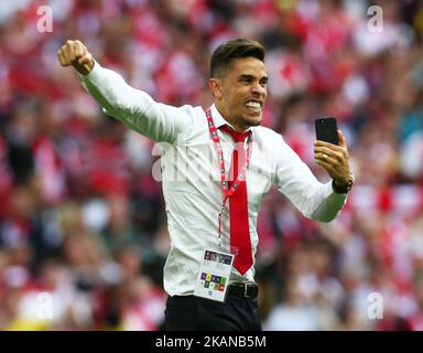 Arsenal's Gabriel Paulista celebrates during The Emirates FA Cup - Final between Arsenal against Chelsea at Wembley Stadium on May 27 2017 , England (Photo by Kieran Galvin/NurPhoto) *** Please Use Credit from Credit Field ***  Stock Photo