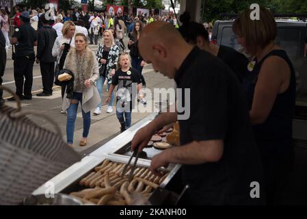 People arrive for the One Love Manchester benefit concert at the Old Trafford cricket ground in Trafford, United Kingdom, Sunday, June 04, 2017. The One Love Benefit concert has been organised as tribute to the victims of the Manchester Arena attack at which Ariana Grande performed at the Manchester Arena on 05/22/2017. (Photo by Jonathan Nicholson/NurPhoto) *** Please Use Credit from Credit Field *** Stock Photo