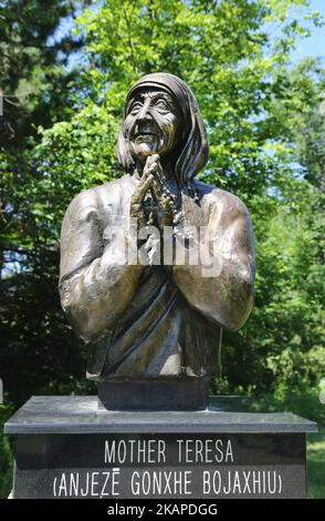 Bust of Mother Teresa (Saint Teresa of Calcutta) outside a church in Midland, Ontario, Canada. (Photo by Creative Touch Imaging Ltd./NurPhoto) *** Please Use Credit from Credit Field *** Stock Photo