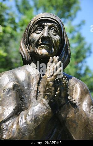 Bust of Mother Teresa (Saint Teresa of Calcutta) outside a church in Midland, Ontario, Canada. (Photo by Creative Touch Imaging Ltd./NurPhoto) *** Please Use Credit from Credit Field *** Stock Photo