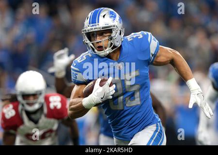 Detroit Lions strong safety Miles Killebrew (35) runs the ball during the second half of an NFL football game against the Arizona Cardinals in Detroit, Michigan USA, on Sunday, September 10, 2017. (Photo by Jorge Lemus/NurPhoto) Stock Photo