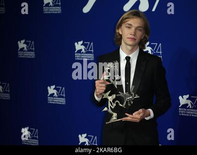 Venice, Italy. 09 September, 2017. Charlie Plummer poses with the 'Marcello Mastroianni' Award for Best New Young Actor or Actress for 'Lean On Pete' at the Award Winners photocall during the 74th Venice Film Festival (Photo by Matteo Chinellato/NurPhoto) Stock Photo