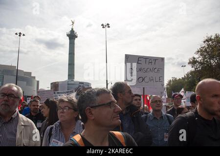 Demonstrators assembly at 'Place de la Bastille' against labor law reform in Paris, France on September 23, 2017. Thousands arrived to the meeting called by Jean-Luc Mélanchon, a far-left french politician, agains the reform of the labor law already signed by French President Emmanuel Macron. (Photo by David Cordova/NurPhoto) Stock Photo