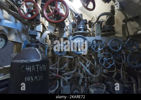 The submarine U-434 left the Russian shipyards in 1976. It was built in only eight months. He was assigned to the Soviet North Sea Fleet, where he served until April 2002; as of that year, was exposed to the public. This submarine is one of the largest non-nuclear submarines in the world and was used mainly in espionage work. On 24th September 2017 in Hamburg, Germany. (Photo by Oscar Gonzalez/NurPhoto) Stock Photo