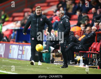 L-R Charlton Athletic manager Karl Robinson and Assistant Manager Lee Bowyer during Sky Bet League One match between Charlton Athletic against Blackpool at The Valley Stadium London on 23 Dec 2017 (Photo by Kieran Galvin/NurPhoto)  Stock Photo