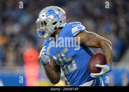 Detroit Lions tight end Eric Ebron (85) runs the ball during the first half of an NFL football game against the Green Bay Packers in Detroit, Michigan USA, on Sunday, December 31, 2017. (Photo by Jorge Lemus/NurPhoto) Stock Photo