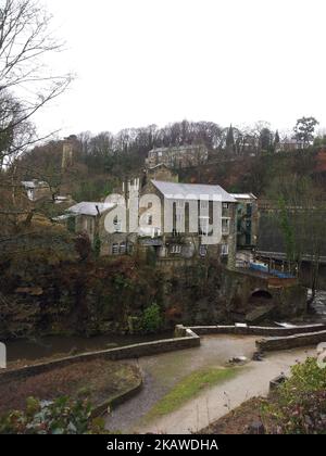 The old Torr Vale Mill and river in Torrs Riverside Park, New Mills Stock Photo