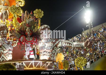 A reveller of the IMPERATRIZ LEOPOLDINENSE samba-swing school performs during the first night of Rio's Carnival at the Sambadrome in Rio, Brazil, on February 12, 2018. (Photo by Gilson Borba/NurPhoto) Stock Photo