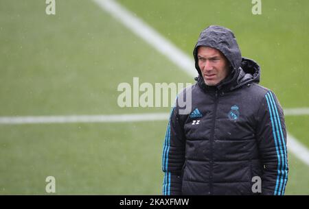 Head coach Zinedine Zidane looks on during a training session ahead of their UEFA Champions LEague quarter final second leg match against Juventus at Valdebebas training ground on April 10, 2018 in Madrid, Spain. (Photo by Raddad Jebarah/NurPhoto) Stock Photo