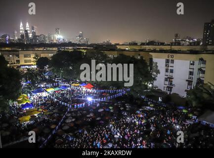 Crowd attends Pakatan Harapan Titiwangsa General Election 14 campaign at Desa Pandan, Kuala Lumpur, Malaysia on 1st May 2018. (Photo by Mat Zain/NurPhoto) Stock Photo