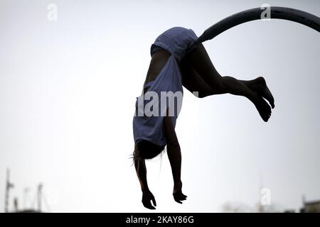 French performer Chloe Moglia delivers a breathtaking acrobatic performance at Syntagma square in Athens, Greece on June 7, 2018 as part of the Athens Epidaurus Festival 2018. (Photo by Giorgos Georgiou/NurPhoto) Stock Photo